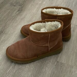 Mini Uggs Chestnut